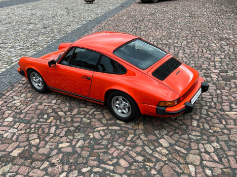Porsche - 911