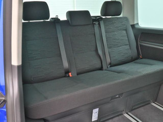 Fahrzeugbild eines Volkswagen T6.1 Multivan in blau.