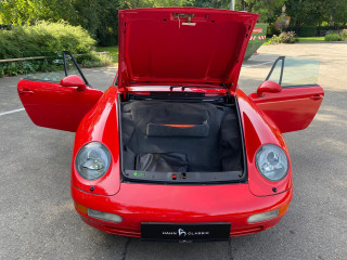 Fahrzeugbild eines Porsche 993 in rot.