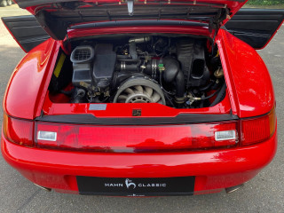 Fahrzeugbild eines Porsche 993 in rot.