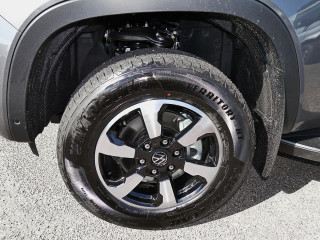 Fahrzeugbild eines Volkswagen Amarok in grau.