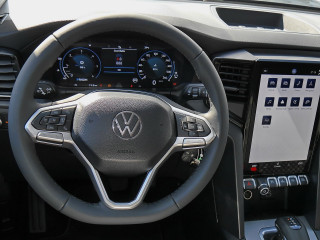 Fahrzeugbild eines Volkswagen Amarok in grau.