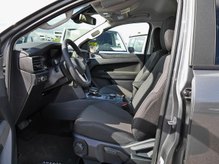 Fahrzeugbild eines Volkswagen Amarok in grau.