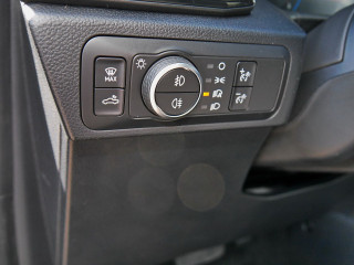 Fahrzeugbild eines Volkswagen Amarok in grau.