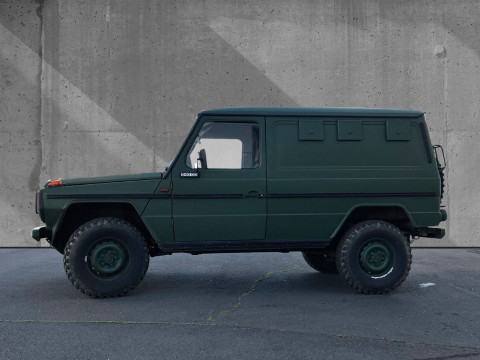 Mercedes-Benz 240 - 240 GD 240