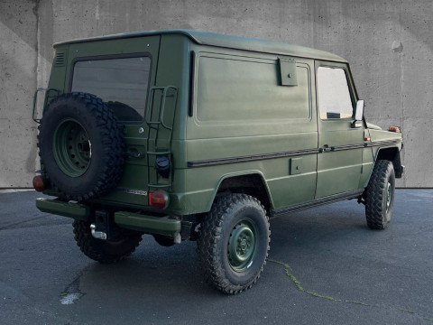 Mercedes-Benz 240 - 240 GD 240