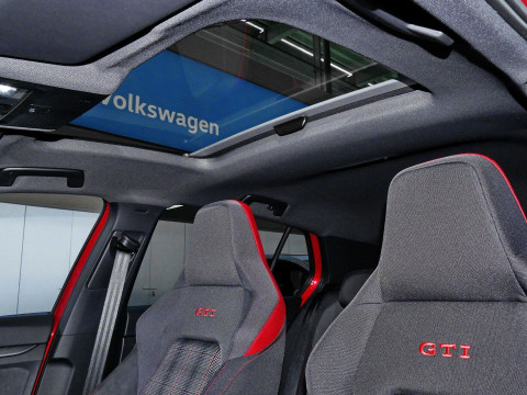 Volkswagen - Golf GTI