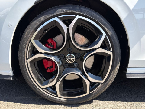 Volkswagen - Golf GTI