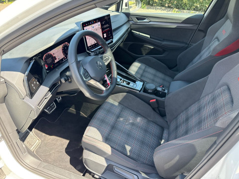 Volkswagen - Golf GTI