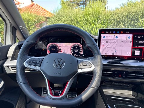 Volkswagen - Golf GTI