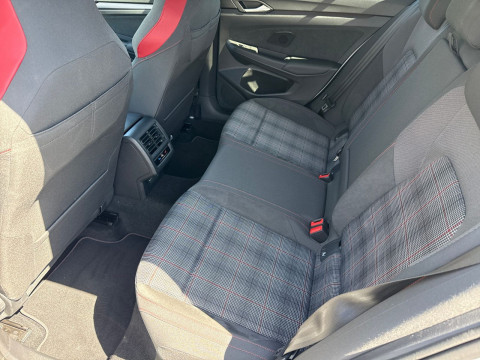 Volkswagen - Golf GTI