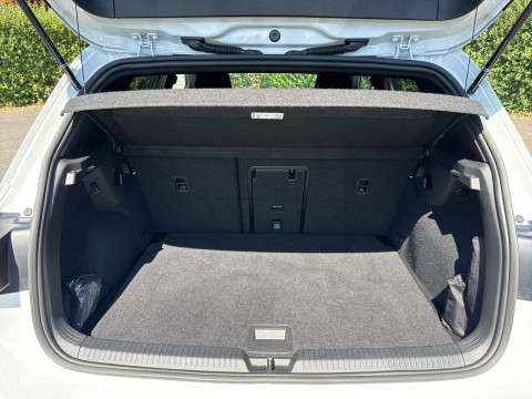 Volkswagen - Golf GTI