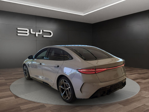 BYD SEAL - Seal Excellence AWD Pano Soundsystem Wärmepumpe