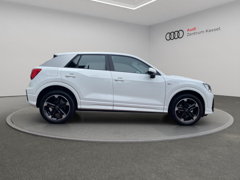 Audi - Q2