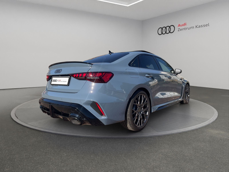 Audi - RS 3 Limousine