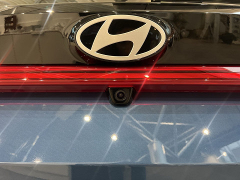 Hyundai i20 - i20 Trend*Automatik*NAVI*RKam*SitzHeiz*LenkrHeiz