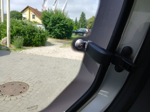 thumb-undefined