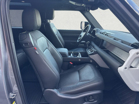 Land Rover Defender - Land Rover Defender 90 D200 AWD X-DYNAMIC  SE Winterpaket AHK Pano