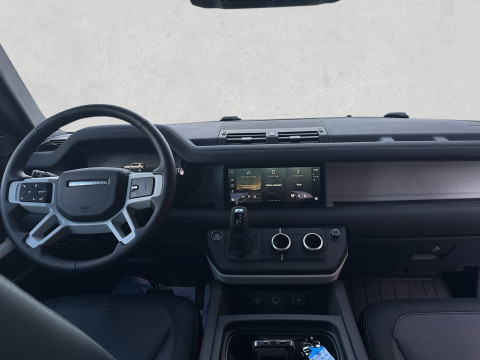 Land Rover Defender - Land Rover Defender 90 D200 AWD X-DYNAMIC  SE Winterpaket AHK Pano