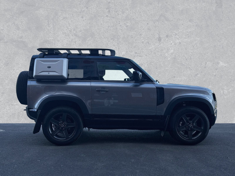 Land Rover - Defender