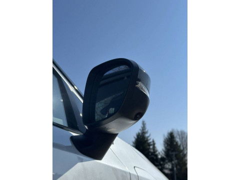 thumb-undefined