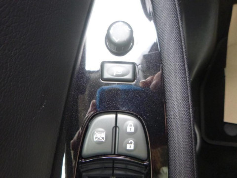 thumb-undefined