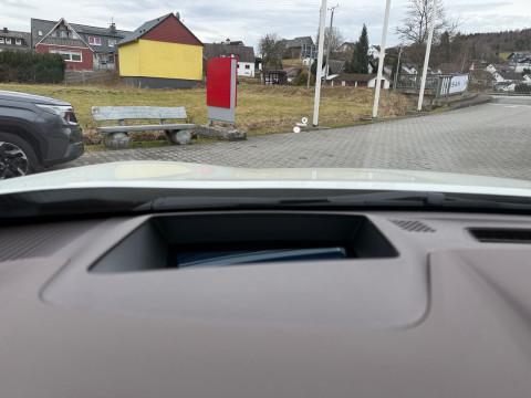 thumb-undefined