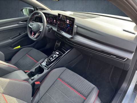 Volkswagen - Golf GTI