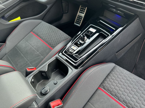 Volkswagen - Golf GTI