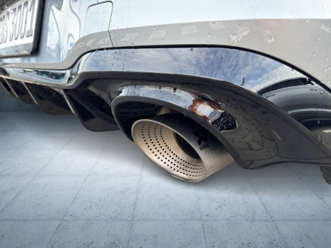 Volkswagen - Golf GTI