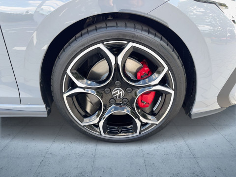 Volkswagen - Golf GTI