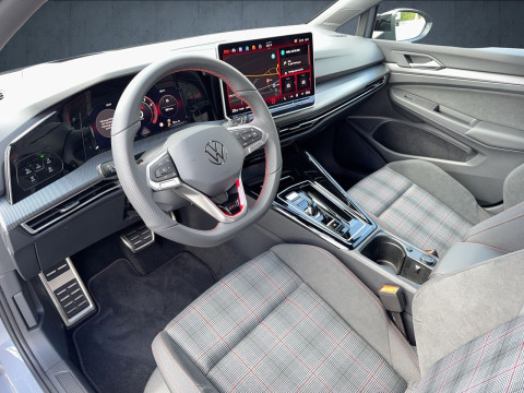 Volkswagen - Golf GTI