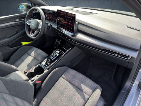 Volkswagen - Golf GTI