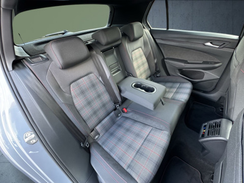 Volkswagen - Golf GTI