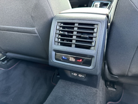 Volkswagen - Golf GTI