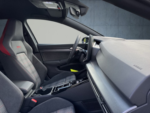 Volkswagen - Golf GTI