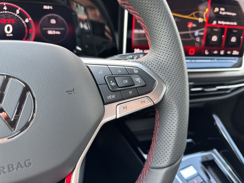 Volkswagen - Golf GTI