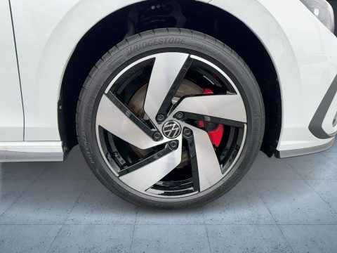Volkswagen - Golf GTI