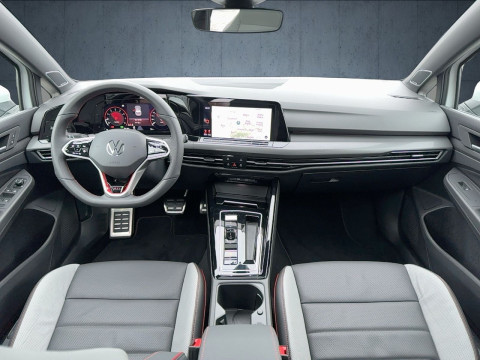 Volkswagen - Golf GTI