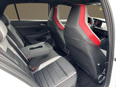 Volkswagen - Golf GTI