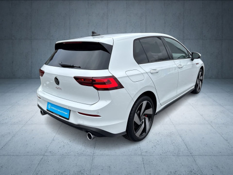 Volkswagen - Golf GTI