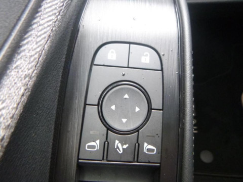 thumb-undefined