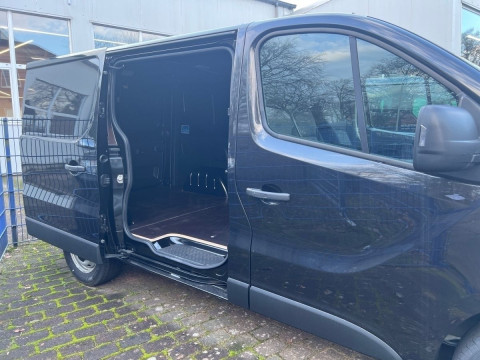 Ansicht 8 - Gebrauchtwagen Fahrzeug, Modell Primastar der Marke Nissan von Verkäufer C. Thomsen GmbH