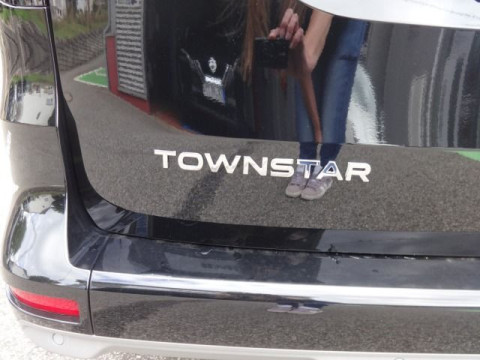 thumb-undefined