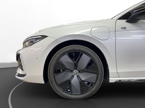 Volkswagen - Passat Variant