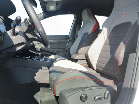 Volkswagen Golf GTI - Golf GTI VIII 2,0 TSI GTI Matrix Navi Harman-Kardon