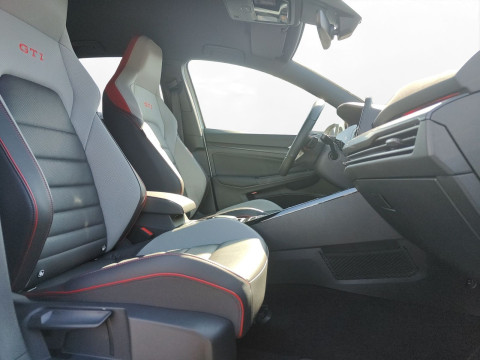 Volkswagen - Golf GTI