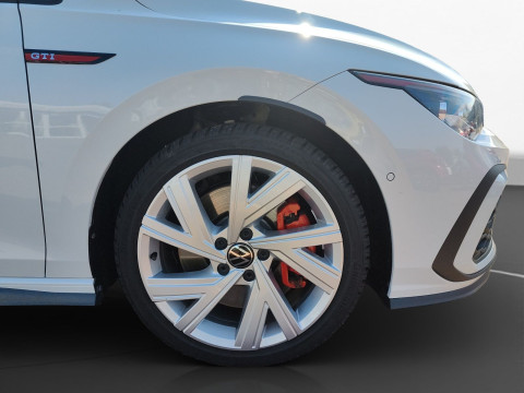 Volkswagen - Golf GTI