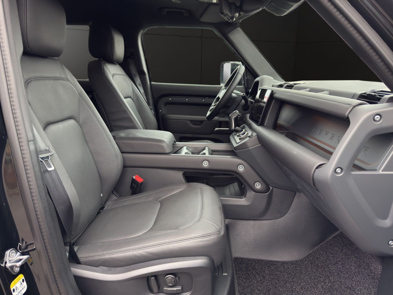 Land Rover - Defender