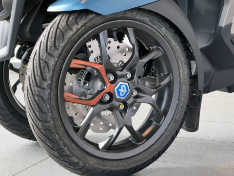 Piaggio MP3 - MP3 530 Exclusive Blau Oxygen Matt